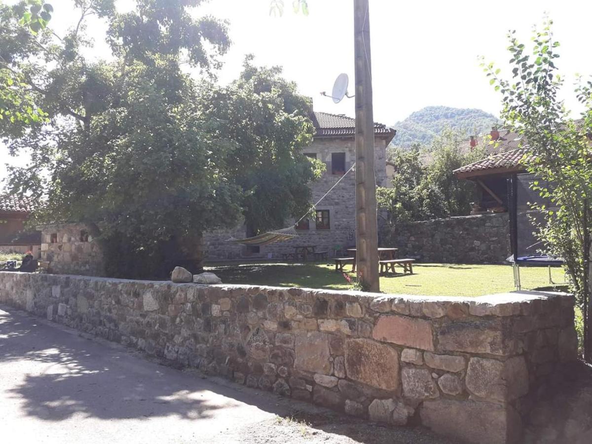 La Casa Vieja En Valdeon Hotell Soto De Valdeon Eksteriør bilde